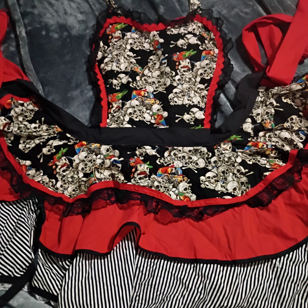 Handmade NWOT Red/ Black Skull And Pirate Print Apron